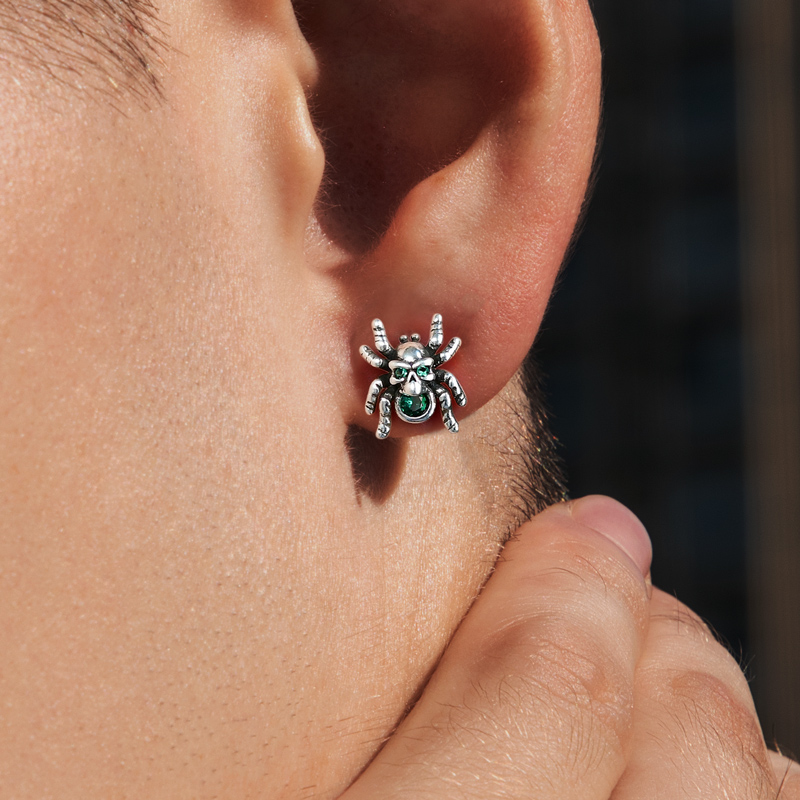 Helloice Spider Skull Emerald Green Diamond Stud Earrings