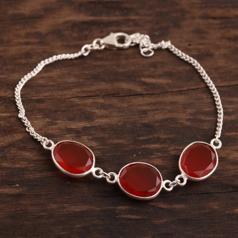 15-Carat Carnelian Link Bracelet from India, "Fiery Glisten"